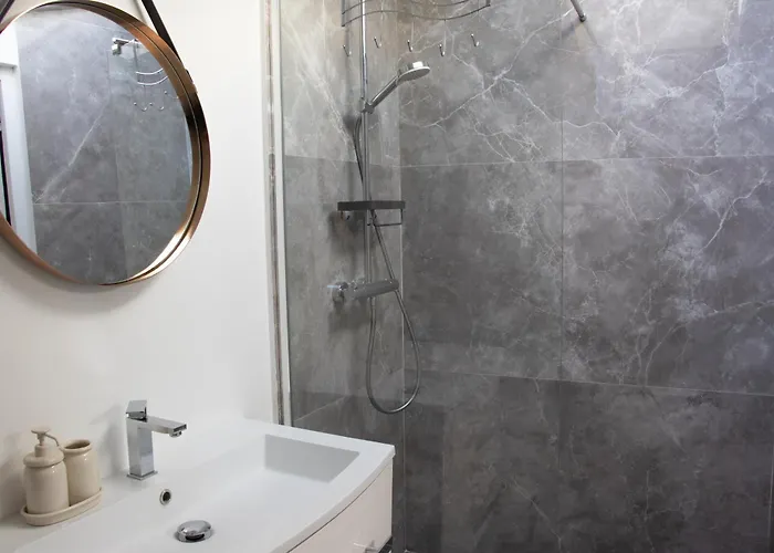 Cosy Vieil Appartamento Antibes